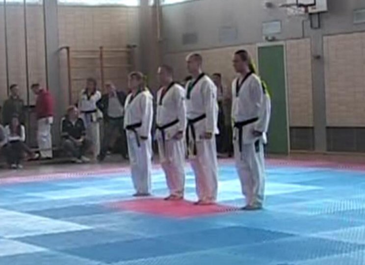 Poomsae mit Partnern - Angrüßen